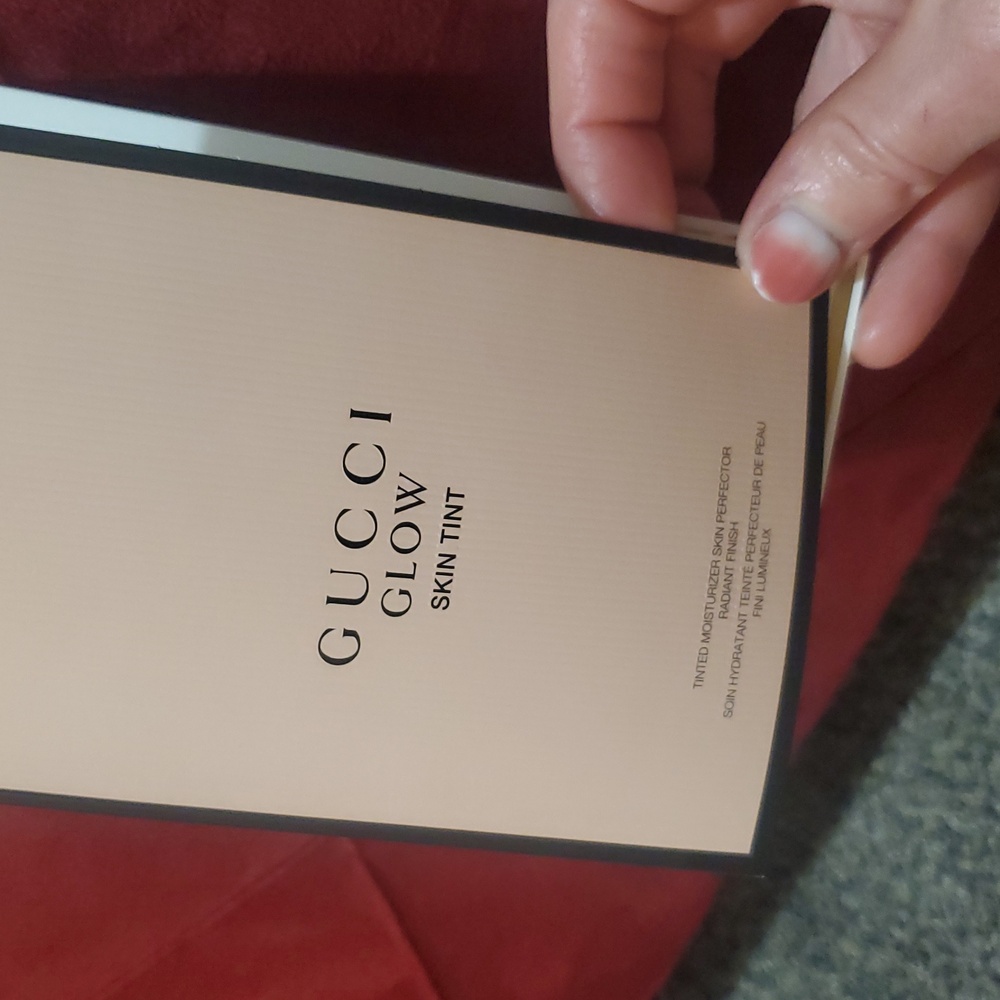 Gucci Glow Skin Tint Sample Card
